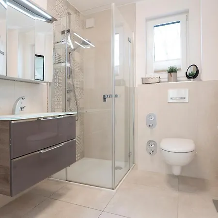 Theo-klink 18a No 63 Apartman