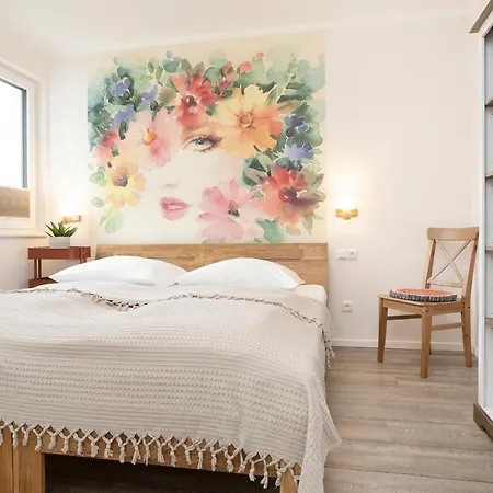 Theo-klink 18a No 63 Apartman *